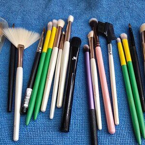 MAKEUP BRUSH BUNDLE 19 Brushes